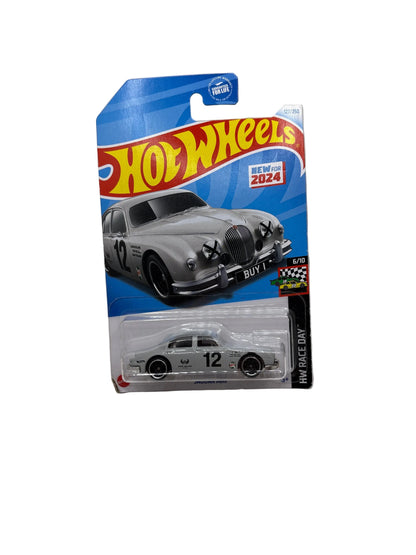 Hot Wheels Jaguar MK1 Diecast white