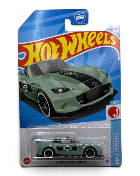 Hot Wheels 15 Mazda MX-5 Miata Diecast green